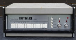 Akai X-7000 keyboard sampler