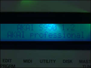 akai 950 os