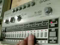 How to program a Roland TR-606