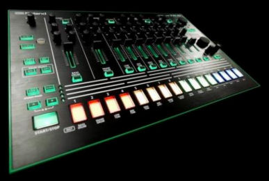 Roland Aira 08