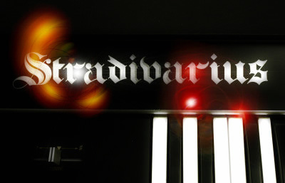 stradivarius switch